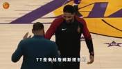 杨毅电台：TT就是来给詹姆斯提包的！大哥说要周琦 湖人就得签