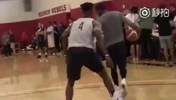 面对吉米老师一球也打不进！单挑如神的欧文差点被巴特勒防哭