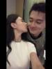 好甜！申花球员蒋圣龙和老婆接吻