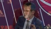 22岁姚明超高情商回应巴克利的挑衅！杨毅：这是我听过最棒的发言