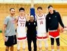 国篮F4😎周琦、王哲林、张镇麟、李凯尔赛后与埃及教练合影