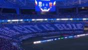 上海德比赛前，申花球迷巨型TIFO： THE CITY IS BLUE