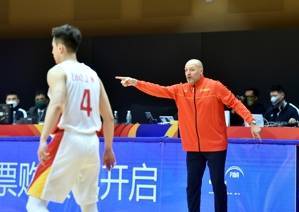 媒体人:乔帅带来的改变太多了 中国男篮耳目一新令人刮目相看