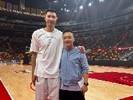 关辛：易建联低调的背后 是21年如一日的自律 想不到也舍不得