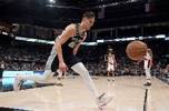 文班保镖！Woj：扎克-科林斯2年3500万续约马刺