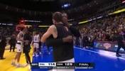 好家伙！😂约基奇和东契奇赛后交流，临走前还亲了77一下！