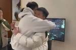 正能量👍球迷用奖学金为赵睿买鞋 赵睿感谢后说:先孝顺父母吧