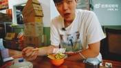 杨瀚森狂炫煎饼时突然想起周琦：🤣我跟我琦哥也是梦幻联动了！